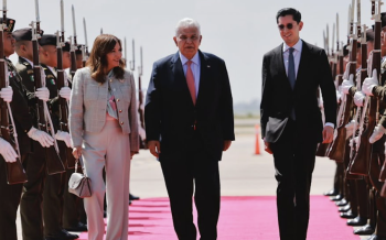 José Raúl Mulino, presidente de Panamá, llega a México .con la presidenta  Sheinbaum